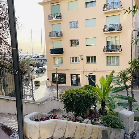 Duplex A Deux Pas Du Port 아파트 *